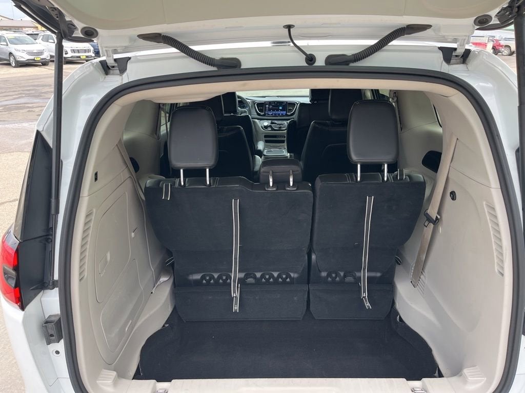 2023 Chrysler Pacifica Hybrid Touring L