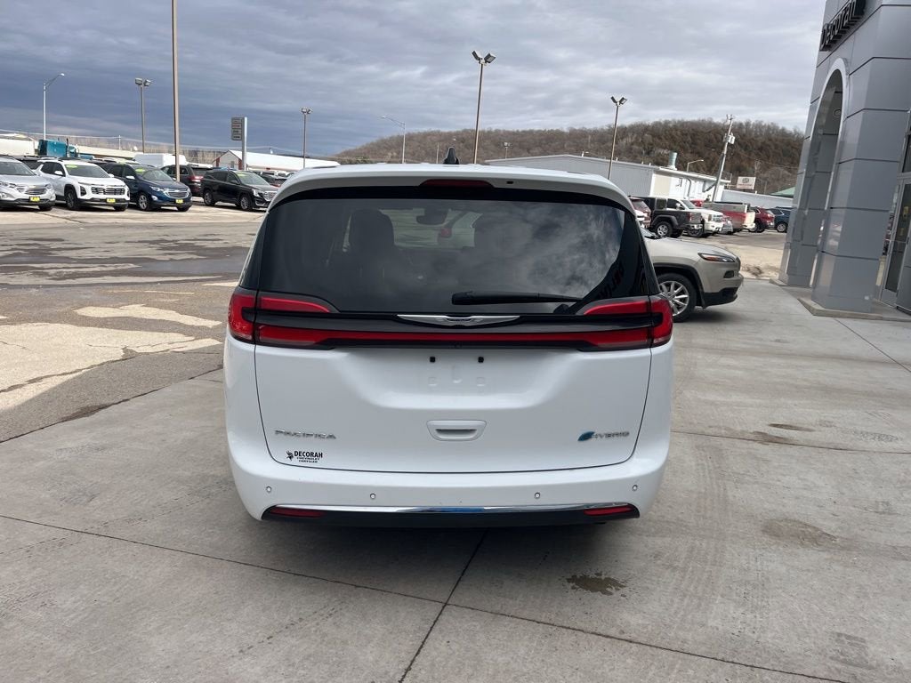 2023 Chrysler Pacifica Hybrid Touring L
