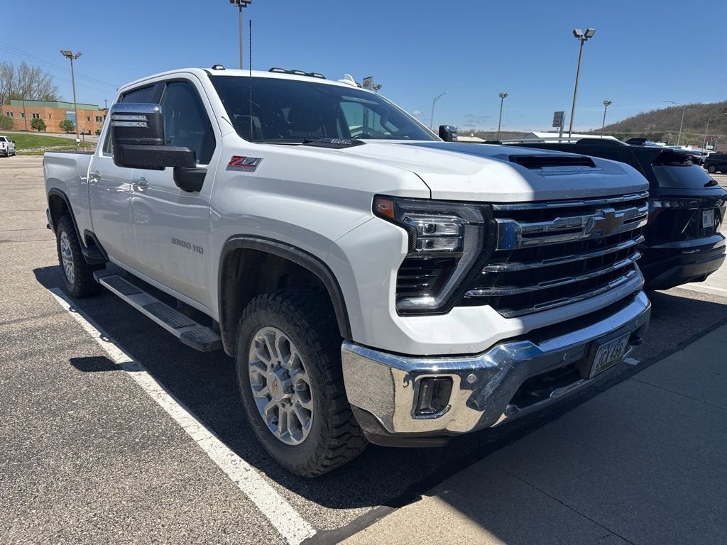 2024 Chevrolet Silverado HD LTZ 4WD Crew Cab Standard Box's photo