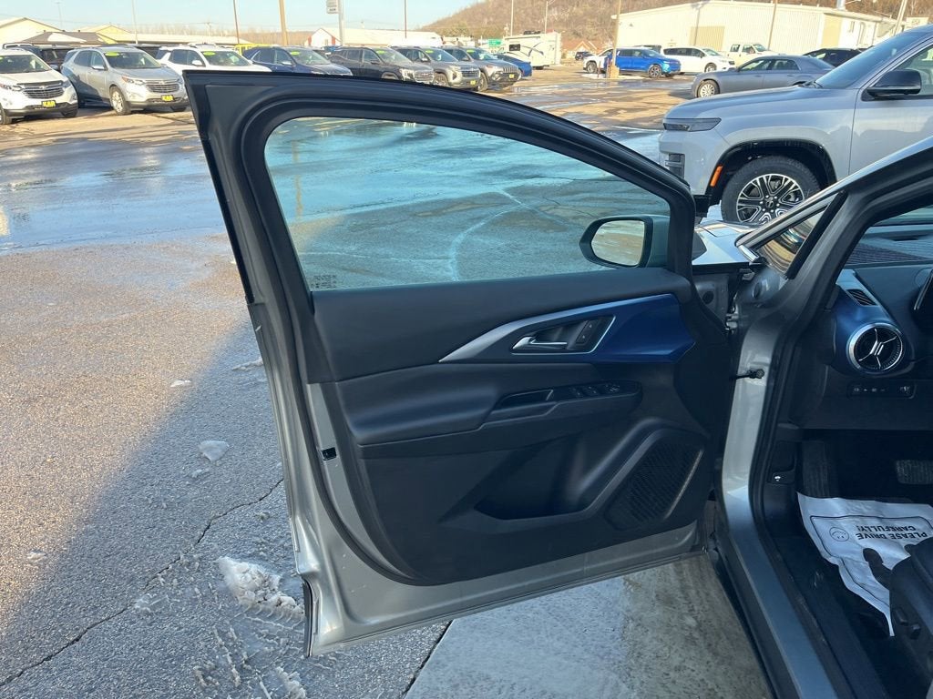 2025 Chevrolet Equinox EV LT